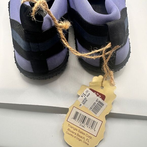 NWT Triangle ladies water shoes! - Picture 3 of 6